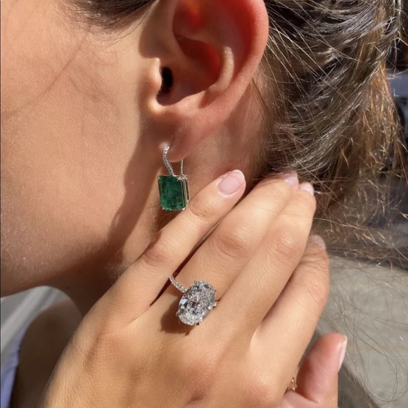 New Luxury 925 Silver Diamond Engagement Ring - Picture 3 of 4